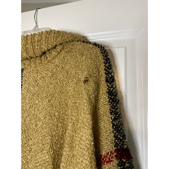 Poncho - Picture 3 of 4